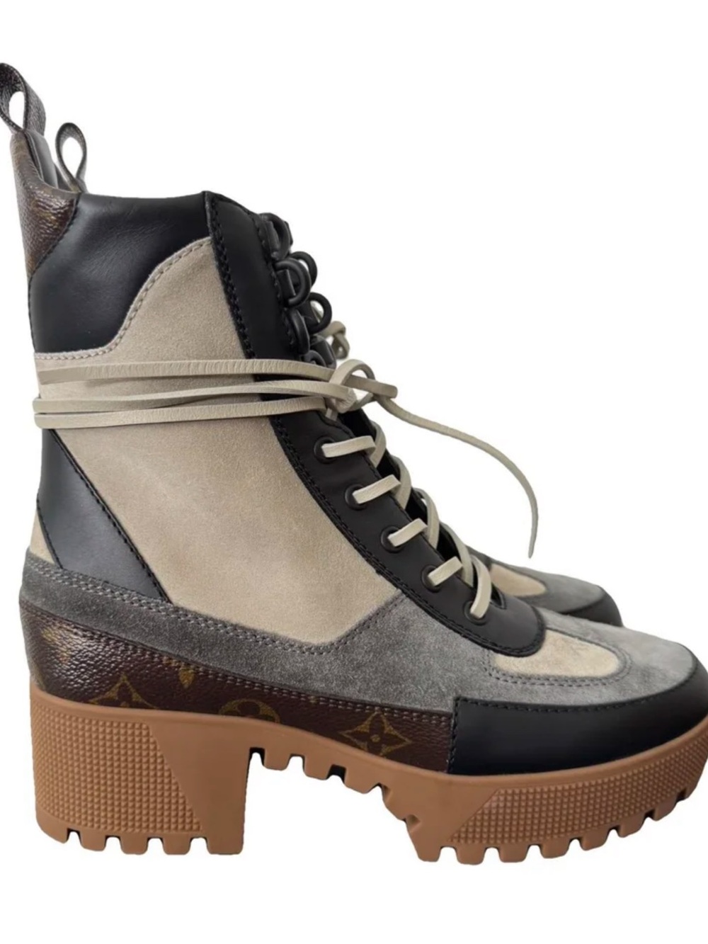 New Never Worn Louis Vuitton Laureate 37.5